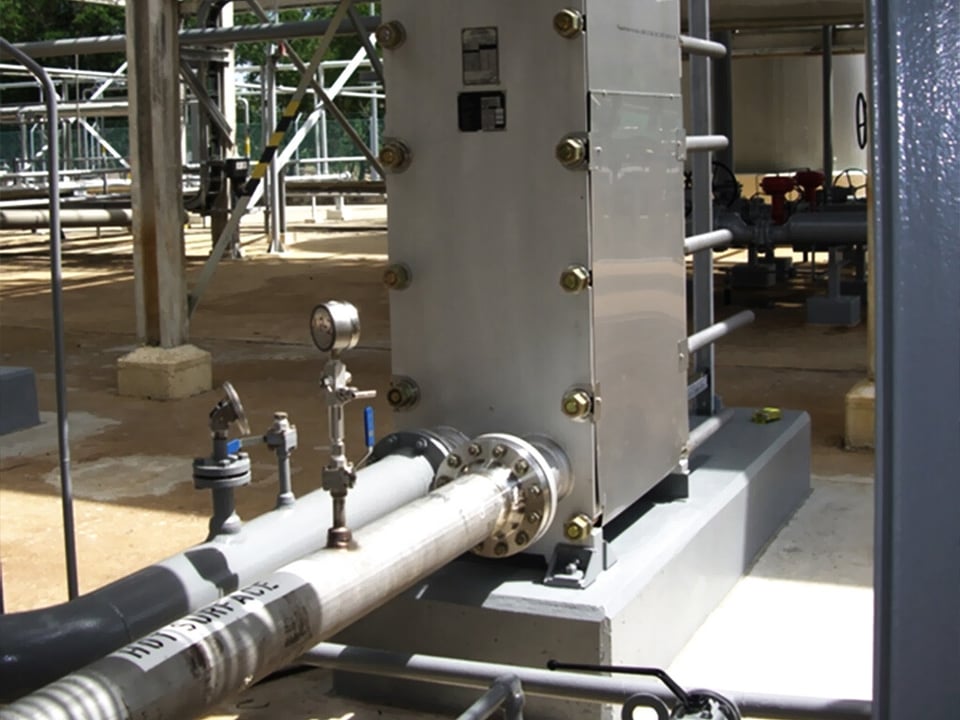 Pipes connecting to a heat exchanger